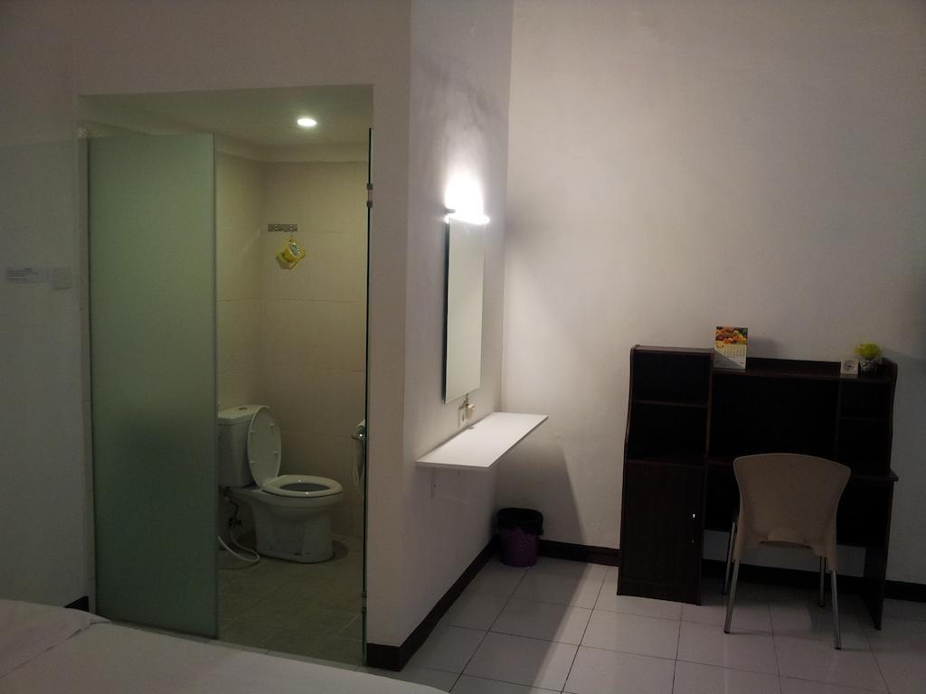 Loxy Inn Surabaya Camera foto